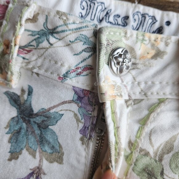 MISS ME Cargo Botanical Garden White Denim Shorts Zip Pocket Frayed Hem - Picture 2 of 11